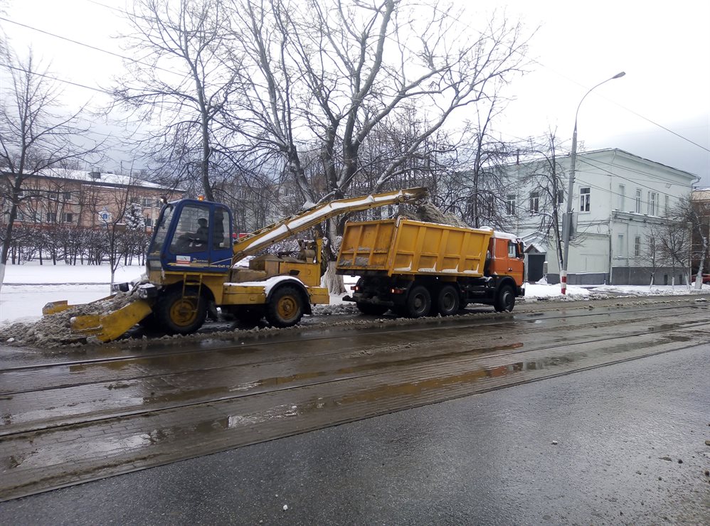 С улиц Ульяновска вывозят снег