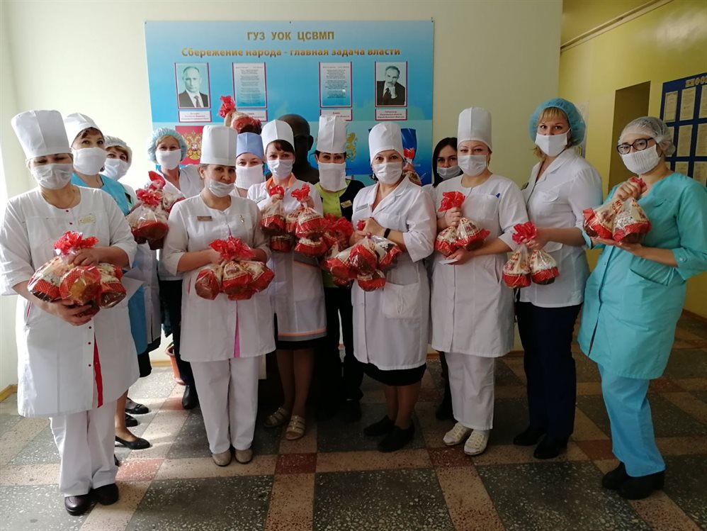 Медиков Ульяновского областного клинического центра специализированных видов медицинской помощи поздравили с наступающей Светлой Пасхой