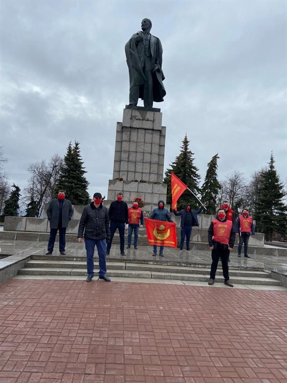 В честь ленина названы. Память о Ленине. Памятник в честь Ленина. Ульяновск в честь Ленина. Коммунисты краснозерские памятник Ленину.