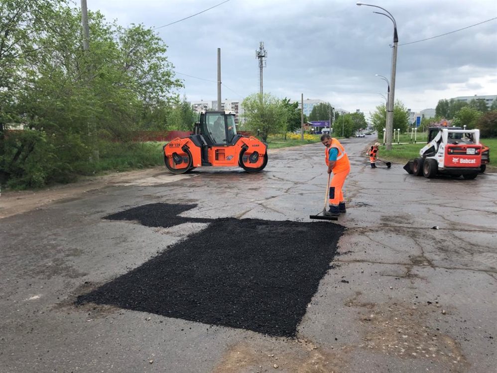 25 улиц сегодня ремонтируют в Ульяновске