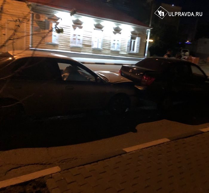 Водитель «Мерседеса» сбежал. Подробности ДТП в центре Ульяновска