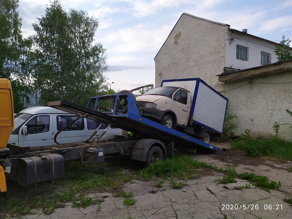 С территории Засвияжского района Ульяновска убрали два брошенных автомобиля