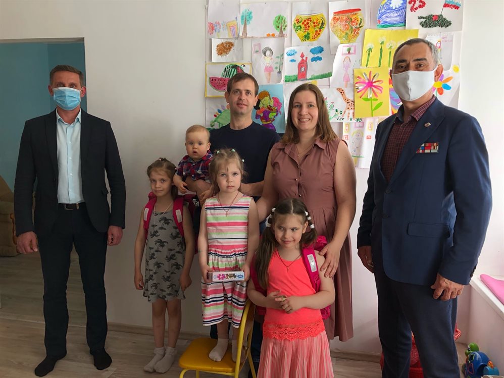 В Ульяновске будущим первоклассникам помогают собраться в школу