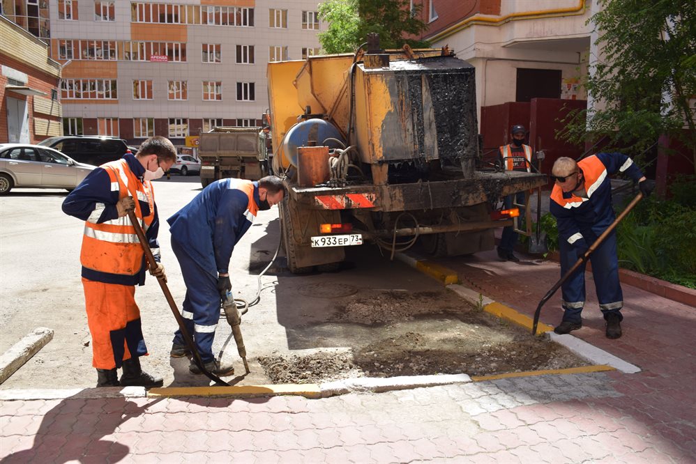 Места "раскопок" асфальтируют в Ульяновске