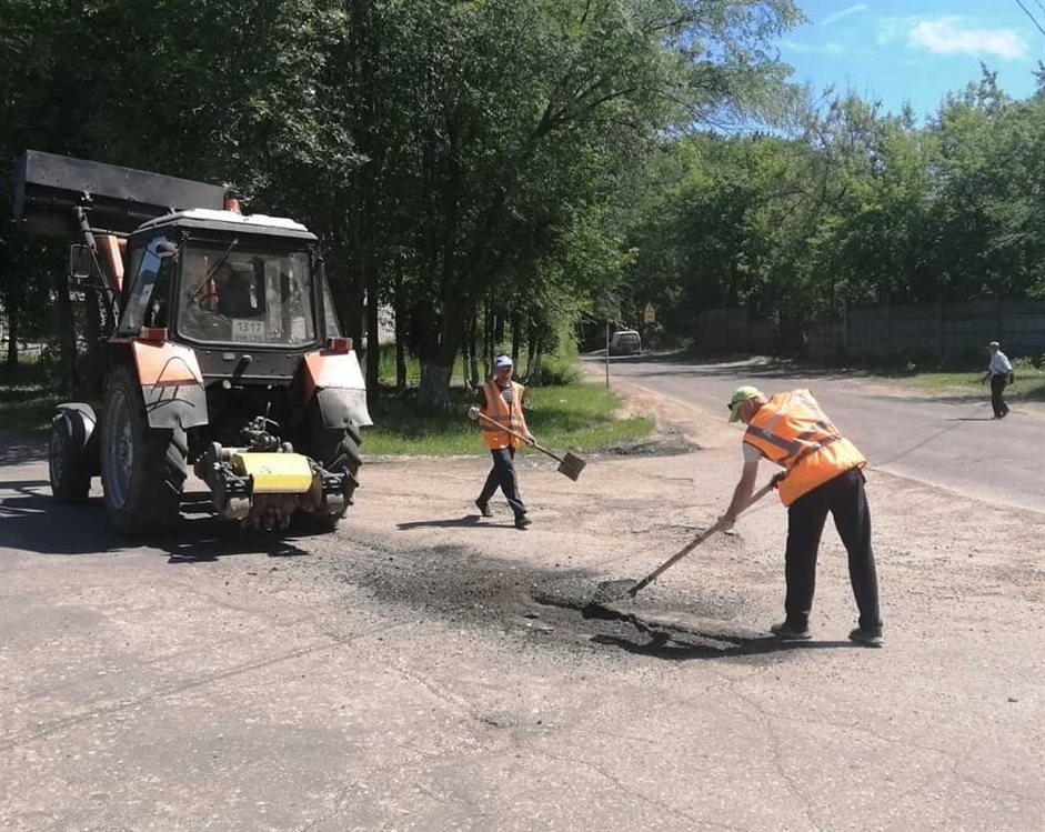 На 27 улицах Ульяновска ремонтируют дороги