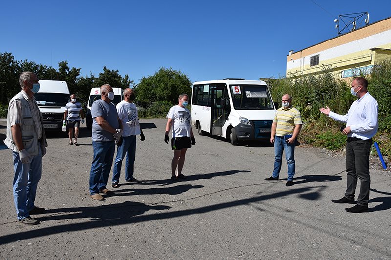 В Ульяновске автобусы и маршрутки проверяют на соблюдение перчаточно-масочного режима