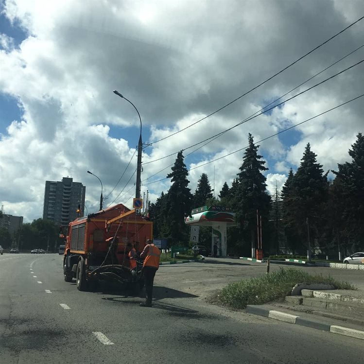 В Ульяновске асфальтируют подходы к «зебрам»
