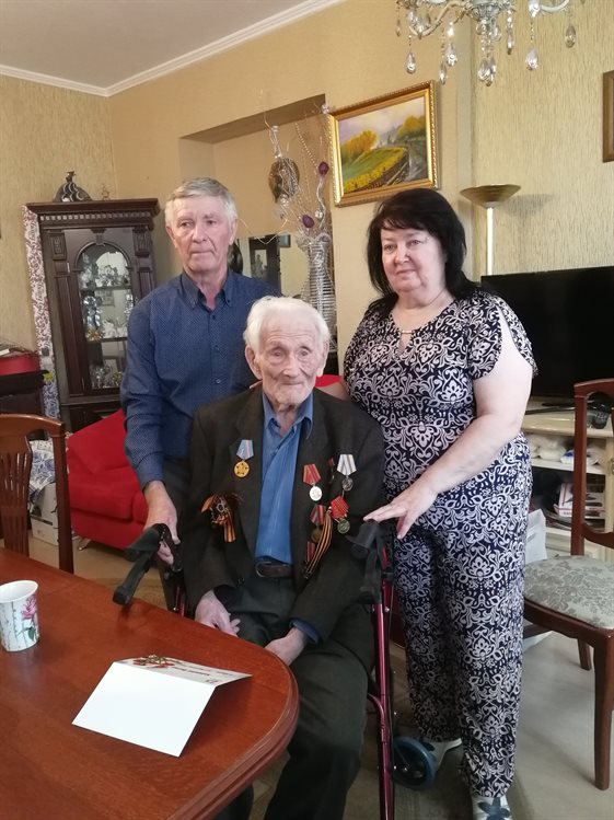 Старейшего участника Курской битвы поздравили в Ульяновске