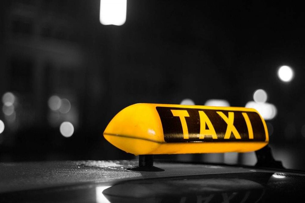 Ульяновец нашёл в такси чужой телефон и сдал в ломбард