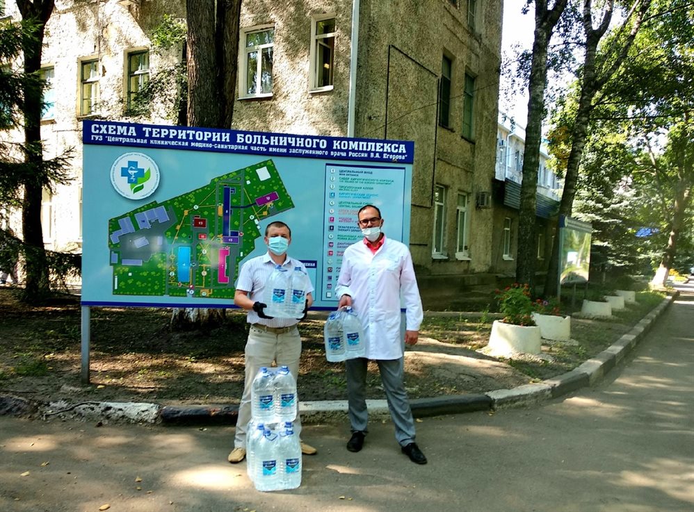 Медиков ульяновской ЦК МСЧ отблагодарили питьевой водой