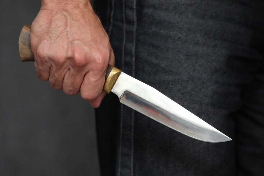 Житель Чердаклов ударил сына ножом