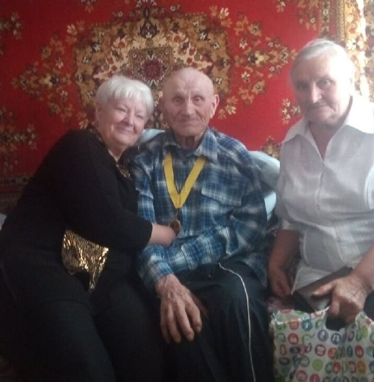 Ульяновский дедушка и в 90 лет заряжает жизненной энергией