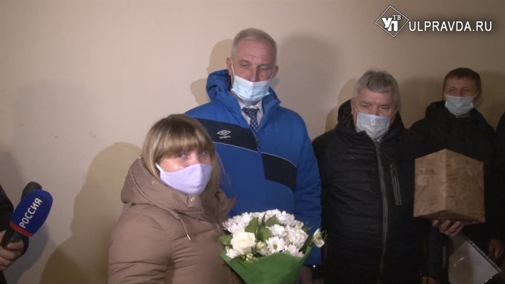 Переселенцы и дети-сироты Ульяновска получили ключи от новых квартир