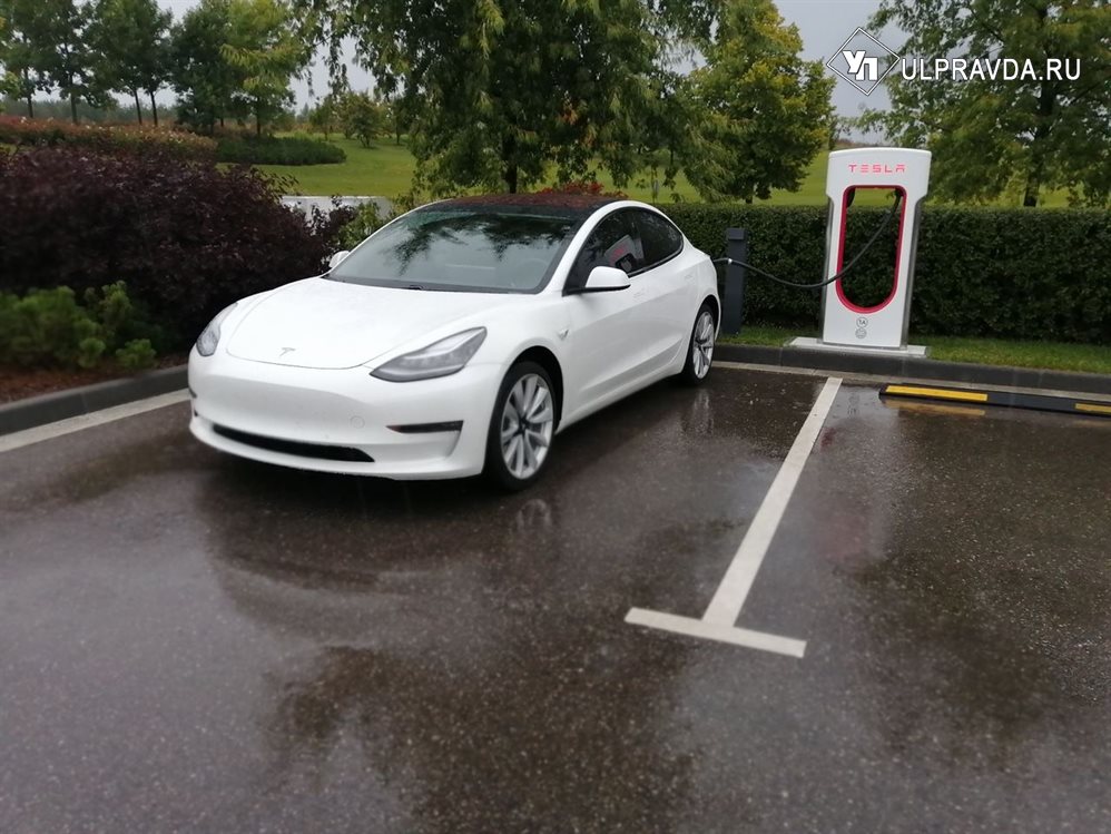 Авто от Илона Маска. Как в Ульяновской области «живется» электрокару Tesla