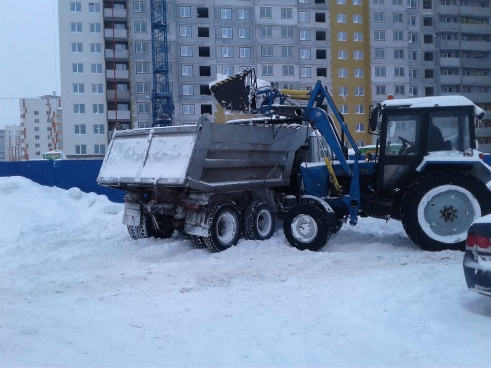 Снег в Ульяновске вывозят днем и ночью. Морозову доложили о том, как работают коммунальщики