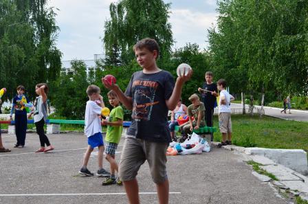 Бой водными шариками